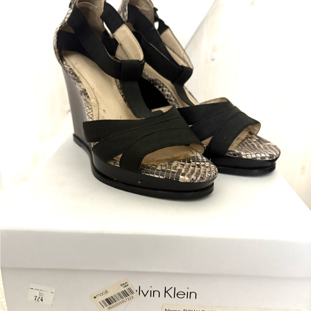 Calvin Klein python print black wedge sandals - Picture 10 of 10